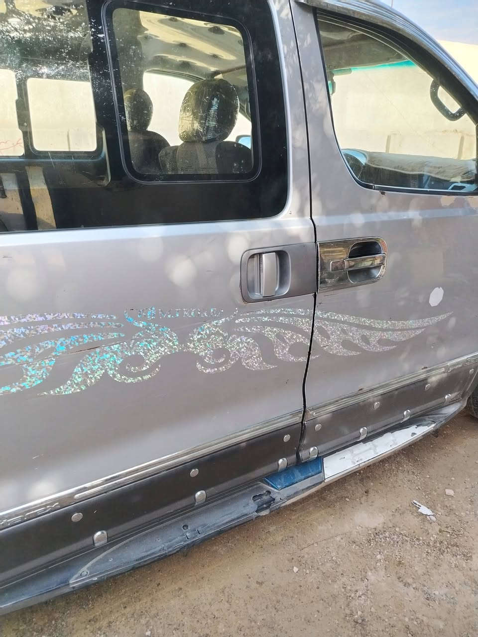 ستاركس ٨اصل مسكر كير عادي ٧نمر بصره مكفوله من ضربه وعيب شرعي سعره ١٣٠ وبيه حك جي سياره موجودة فى شطره ***********
