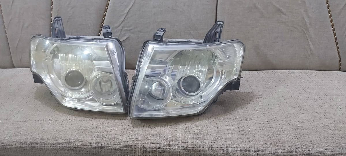 سلام عليكم لايتات اصليه سعرهن ١٢٥ وبيهن مجال مكاني نجف لااستفسار اتصل وخادم ***********
