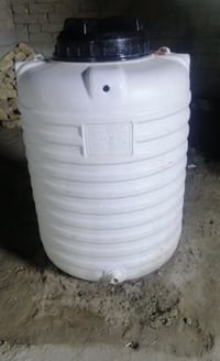 تانكي ماء • ٥٠٠ لتر • نظيف