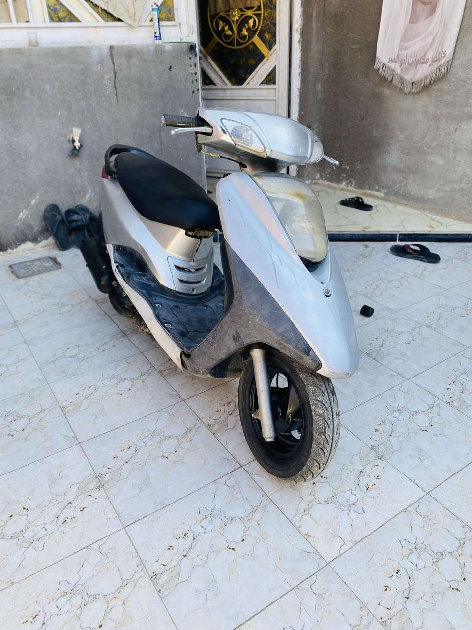 سلام عليكم دراجه للبيع بريس شغاله نكره 
مبدل بيه بوش وبستم نضيفه ٣٠٠ وبيه مجال 😍 مكاني ناصريه قضاء رفاعي شراي اتصل بيك خير وتدلل *********** 
***********
