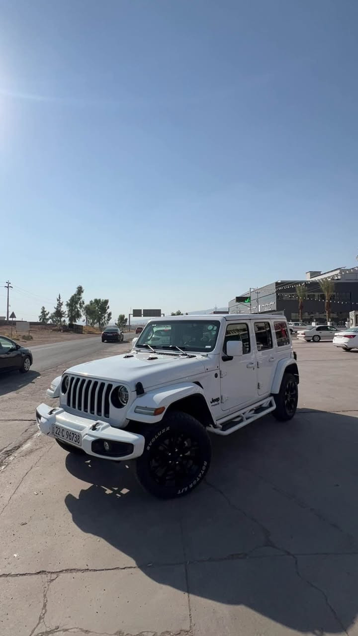 چيب رنجلر 2022 High Altitude.. القمة في النظافة والمواصفات 💎
السيارة بحالة ممتازة وجاهزة تماماً:
 الموديل: 2022 (Wrangler Unlimited High Altitude 4x4)
 الممشى: 64 ألف مايل.
 المحرك والقير: قير ومكينة بشرط الفحص التام (ما بيها أي مصرف نهائياً).
 البودي: السيارة كلها بشرط، فقط البونيت بيه شوية صبغ، وباقي السيارة كله على الشرط.
 المواصفات: كوشنات جلد مع هيتر (تدفئة) | سقف بوكس | نظام صوتي Alpine الأصلي.
📍 الموقع: دهوك - قسروك
📞 للتواصل والاستفسار: ***********

جیپ ڕەنگلەر 2022 High Altitude.. لوتکەی خاوێنی و مواسەفات 💎
ئۆتۆمبێلەکە زۆر خاوێنە و ئامادەیە بۆ لێخورین:
 مۆدێل: 2022 (Wrangler Unlimited High Altitude 4x4)
 ڕۆیشتوو (ممشى): 64 هەزار مایل.
 گێڕ و مەکینە: بە مەرجی پشکنین (گێڕ و مەکینە بەشەرت، هیچ مەسرەفێکی تێدا نییە).
 بۆدی و بۆیاخ: هەموو ئۆتۆمبێلەکە بەشەرتە، تەنها بۆنیتەکەی کەمێک بۆیاخی هەیە، باقی هەمووی بەشەرت و بەکەفالەتە.
 مواسەفات: کوشین چەرم + هیتەر (گەرمکەرەوە) | سەقف بۆکس | سیستەمی دەنگی Alpine ئەسڵی.
📍 شوێن: دهۆک - قەسروک
📞 بۆ پەیوەندی و زانیاری زیاتر: *********** دهوك, العراق
