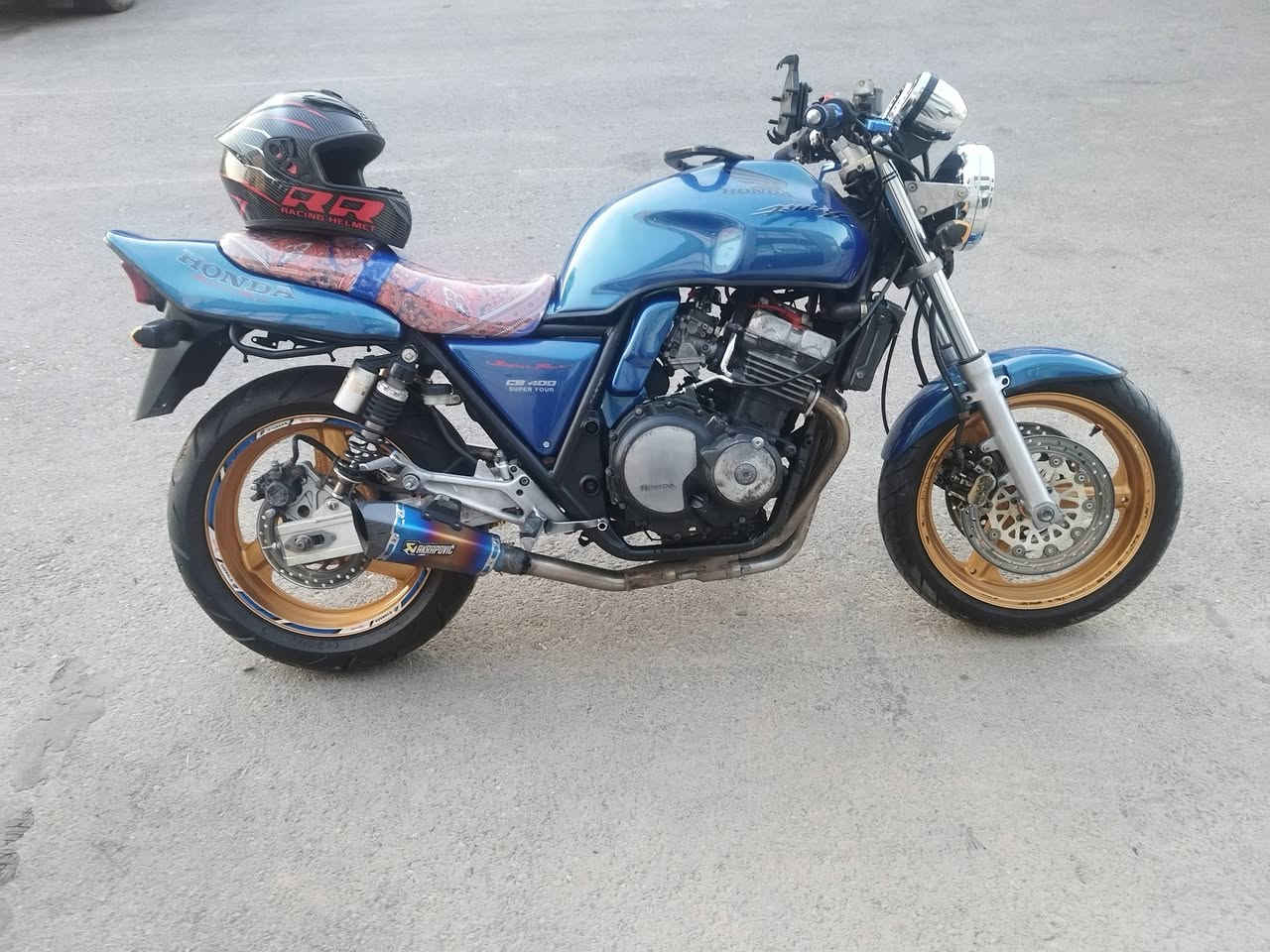 سبي فور ..محرك 400 ..جال اول  ..سعر 1400$ ..وبي مجال ... رقم ***********
