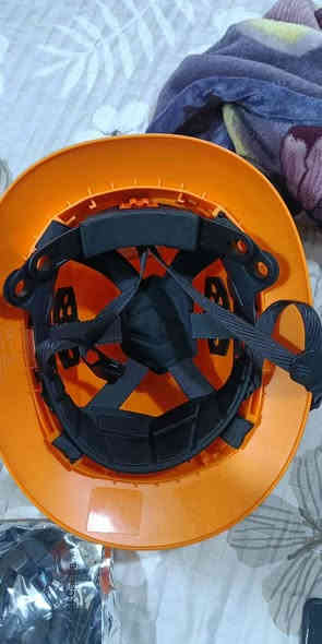 خوذة بهذا الشكل مع سدادة اذن السعر ٢٥ الف متوفر توصيل جميع المحافظات 
*********** واتس اب
