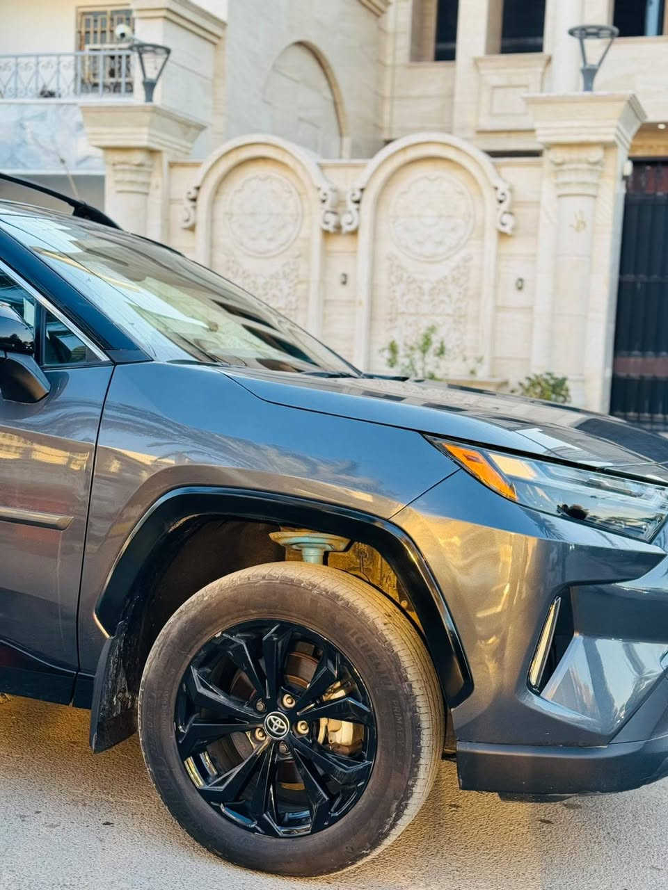راف فور xse 2023 هايبرد فول مواصفات 
حادثها موضح بالصور ايرباك دركه فقط 
ماشيه ٤٥ ميل 
اي نقص مابيها السياره 
العنوان بغداد زيونه 
صبغ بنيد وجاملغ وربع باب السائق من امريكا 
السيارة باسمي هزه جديده تحويل ثاني يوم
السعر ٢١٧ ورقه وبيها مجال 
للاستفسار 
***********

