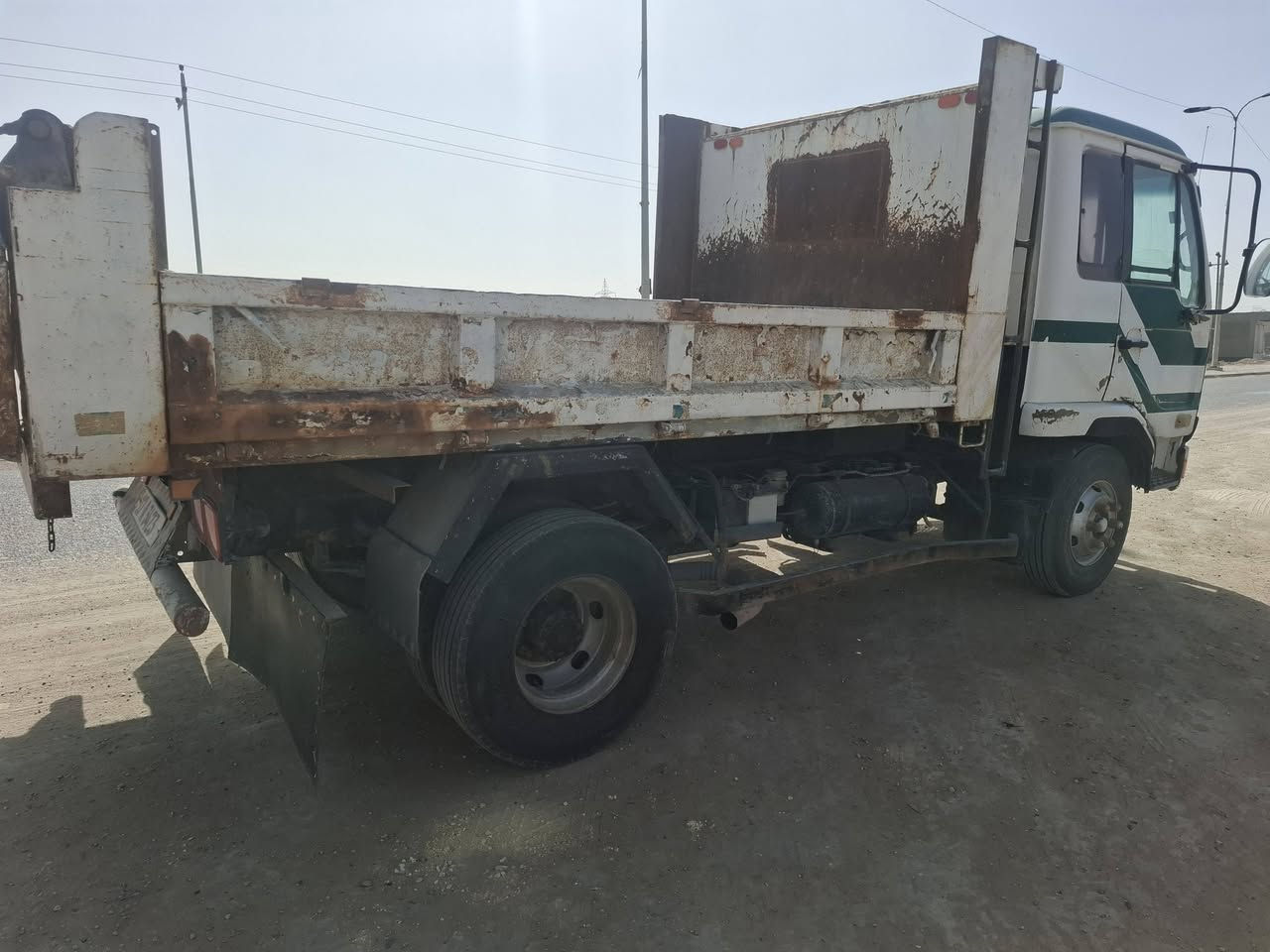 نيسان قلاب ابلاد مديل 19991 السعر 165 رقم موبايل *********** مكاني سماوه
