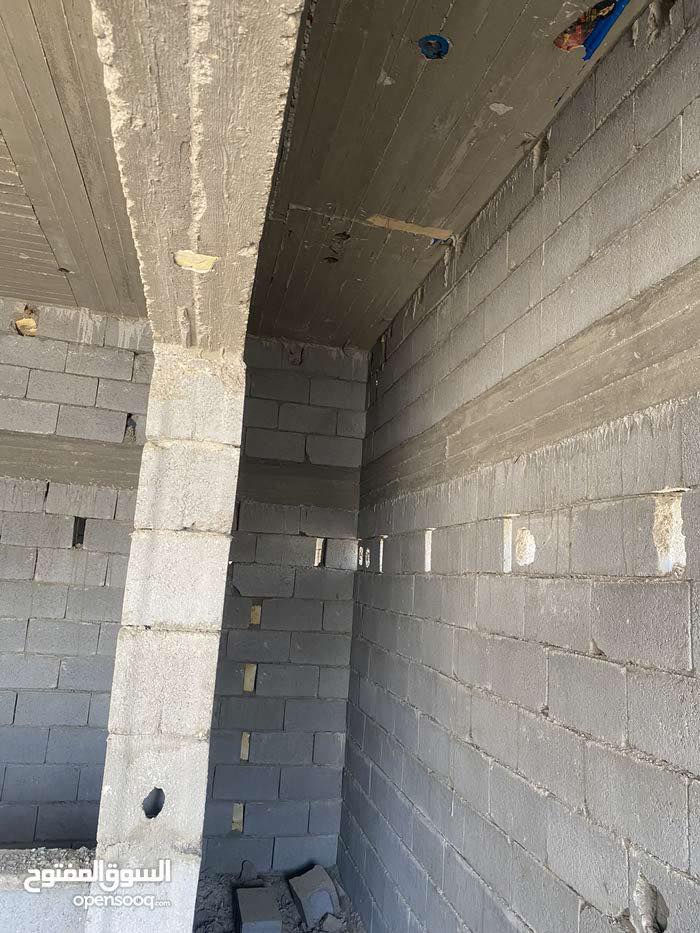 السلام عليكم هيكل لبيع 200 متر واجهيه 20ونزال 10 بس لكهرباء كامله بي وباقي الماء في الصالحيه شارع سنتر الهاشمي  وتدخل لستفسار صاحب الدار ***********
