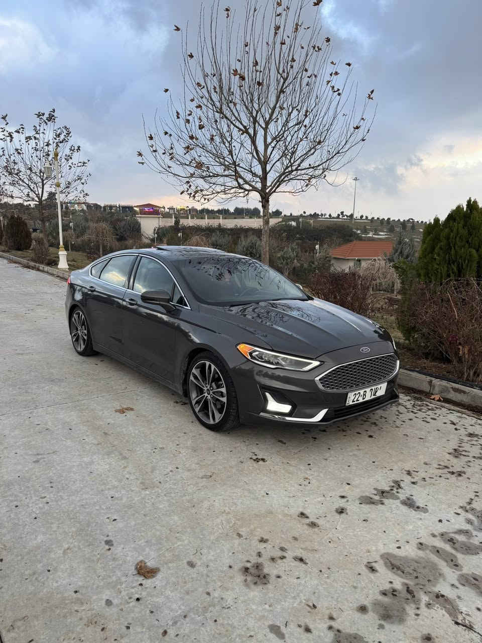 السلام عليكم
Ford fusion Titanium

فورد فيوجن تيتانيوم 2019
🕹️ المواصفات 
🇺🇸 شاشة كبيرة

🇺🇸گير ماوس 

🇺🇸 فتحه سقف 

🇺🇸 بصمه 

🇺🇸دخول ذكي 

🇺🇸كشنات تدفئه تبريد

🇺🇸ستيرن تدفئة

🇺🇸رادار امامي

🇺🇸رادار جانبي 

🇺🇸تحديد مسار

🇺🇸نقاط عمياء

🇺🇸حساسات خلفية

🇺🇸دخول ذكي

🇺🇸تشغيل عن بعد

🇺🇸فتح و غلق النوافذ عن بعد

🇺🇸لايت زينون LED بلاد 

🇺🇸كشنات خزن ميموري 

🇺🇸كشنات تدفئه تبريد 

🇺🇸مري تدفئة

🇺🇸مري تعتيم

🇺🇸اناره محيطيه بلاد 

🇺🇸دشبول 7 اللوان 

🇺🇸محرك و كير مكفولات شرط مملعوب بيهم 

🇺🇸حداديه جديده 

🇺🇸مكينه تيربو  2000

💵 السعر 128 و بيها مجال بسيط 
عداد المسافه : 100.000 مايل 

  🚦رقم اربيل بأسمي هزه وفحص وسنويه جديد 
🚨السياره عليه سيرفس كامل ولا گلوب مشتغل بالدشبول 
🚨السياره داخله كلين وهنا صار بيه بابين صبغ جه الصدر فقط بدون دواخل بدون ايرباك وبيه بارد بالجاملغ والباب الخلفي جه السائق 

3FA6POK95KR253874 رقم الشاصي

📍العنوان : بغداد الدوره 

☎️ للأستفسار ***********
