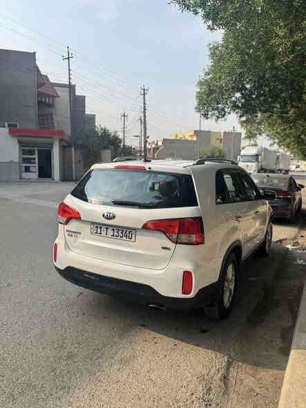 السلام عليكم 
كيا سورنتو 2015
محرك V4 / 2400
ماشية 138
محرك كير تبريد كفالة 
المواصفات
تحكمات ستيرن جهتين - اشاير بالمري 
مثبت سرعة - ايكو 
ضرر 
نص بنيد صبغ + جاملغات امامية 
 مكان السيارة بغداد / بغداد الجديدة 
***********
