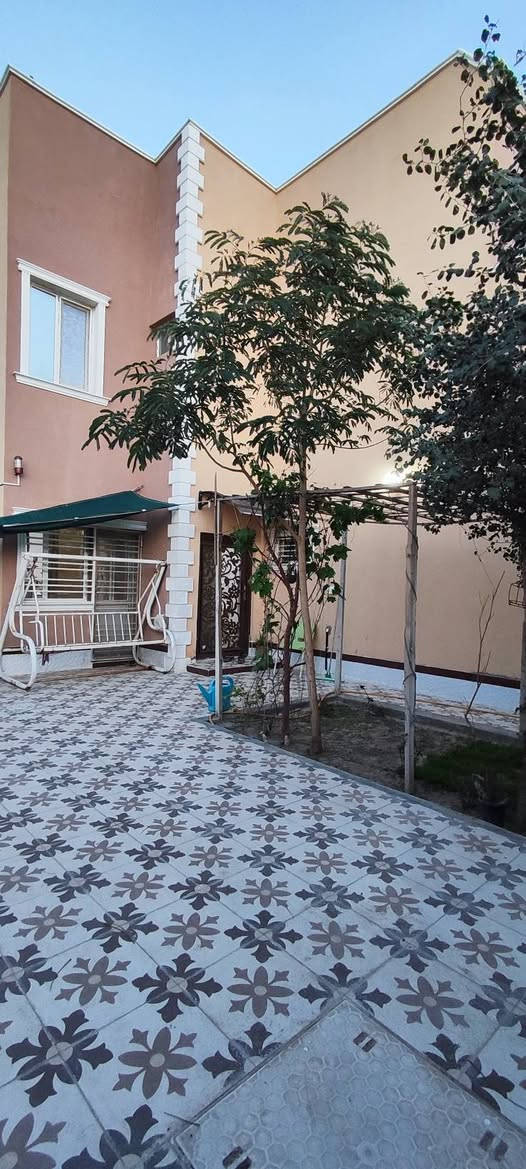دار للبيع في مجمع الزهراء السكني في الديوانية..دور ال٣٠٠ طابقين اربع غرف نوم ركن على حديقة جانبية ومتنزه داخل الفرع..وخدمات كاملة ..يباع نقداً ..السعر١٩٠ وبي مجال 
لمعرفة المزيد يرجى الاتصال بالرقم ***********
