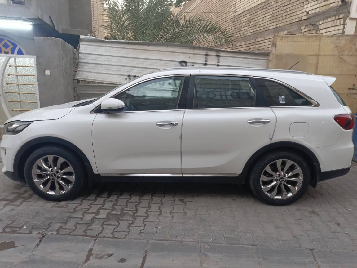 سورنتو خليجي موديل ٢٠١٩ لون ابيض سياره بدوه حادث
كير عادي واتوماتيك
مكينه ٦ سلندر
 بدون صبغ 
كشنات جلد وكهربائيه
تحكم استيرن جهتين 
شاشه لمس 
بنمو راما 
مري شفط اشاير بلمري 
زنون 
رادرات 
صندوق كهربائي
٣ قطع تبريد
سبعة راكب
كامره خلفيه 
بصمة بيبان
تدفئة وتبريد شغال
ويل كب ستيل
اضائه بيبان
سياره حلوه وجديده
*********** بغداد, العراق
