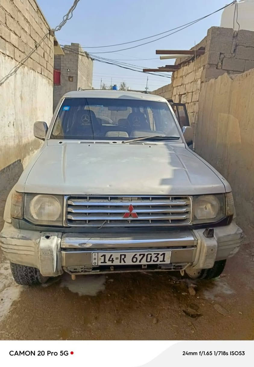 باجيرو للبيع او مراوس موديل 2000 رقم بصره انكليزي للمزيد هذا رقمي ***********
