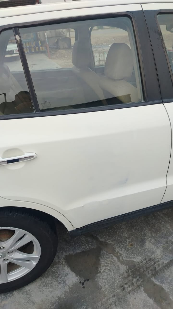 سنتافي خليجي موديل 2010 فول موصفات ع اخير ما بيه اي حادث غير بطش كم قطعه ابيع حزام مرشوش رش بدون معجون بدون دك بارد كير محرك مكفول تخم تاير حداديه جديده ***********
115
