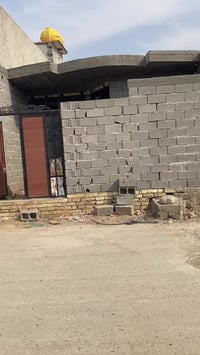 بيت للبيع مساحه 100 متر واجهه 6  العنوان سبع قصور  من تعبر الصيطرة اول...