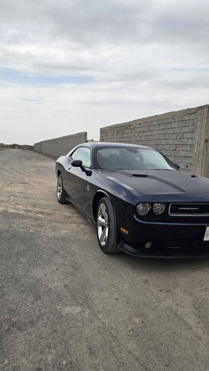 جالنجر 2014 امريكيه
حادثها بسيط طخه صغيره بدون ارباك
صار بيه بالعراق كم طخه عله كم شخط
بيه كم مكان صبغ

جاهزه مابيه نقص كير محرك صدر تبريد كله جاهز
السعر 116 ورقه بي مجال بسيط
مكاني بغداد الدوره للاتصال ***********
