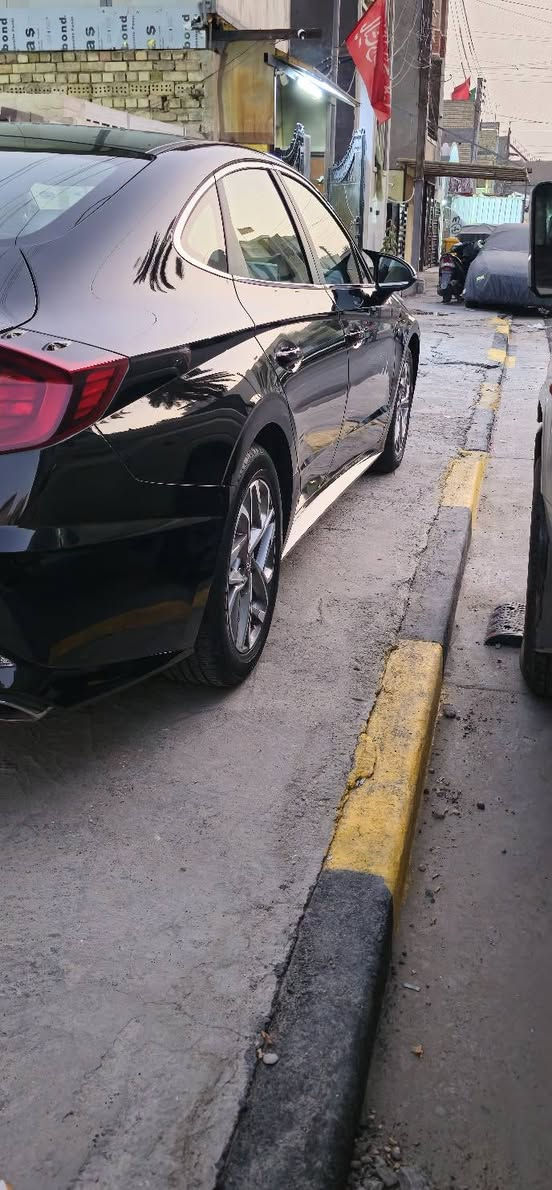 للبيع.
سوناته، موديل 23.
***********
