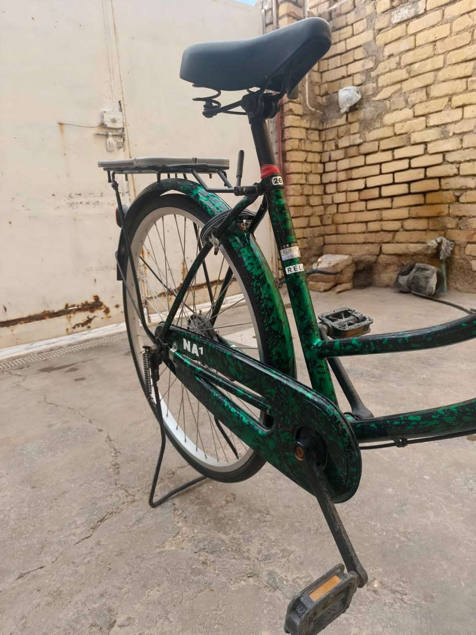 للبيع بايسكل بناتي حجم 26 ياباني اموشم نضيف كلش عوزه اچوابه فقط السعر 130 وبي مجال***********.
