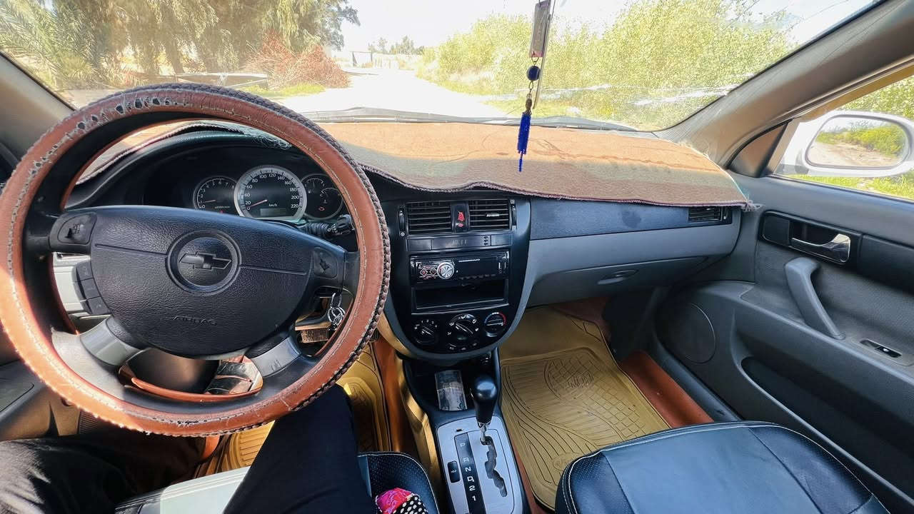 اوبترا ٢٠١١ للبيع سياره مرتبه بيها  ربع جاملخ صبغ  وتقريبا شبر بالباب معجون 
سياره باسمي تحويل ثاني يوم 
تجي تفحص تقتنع يلا تشتري 
***********
