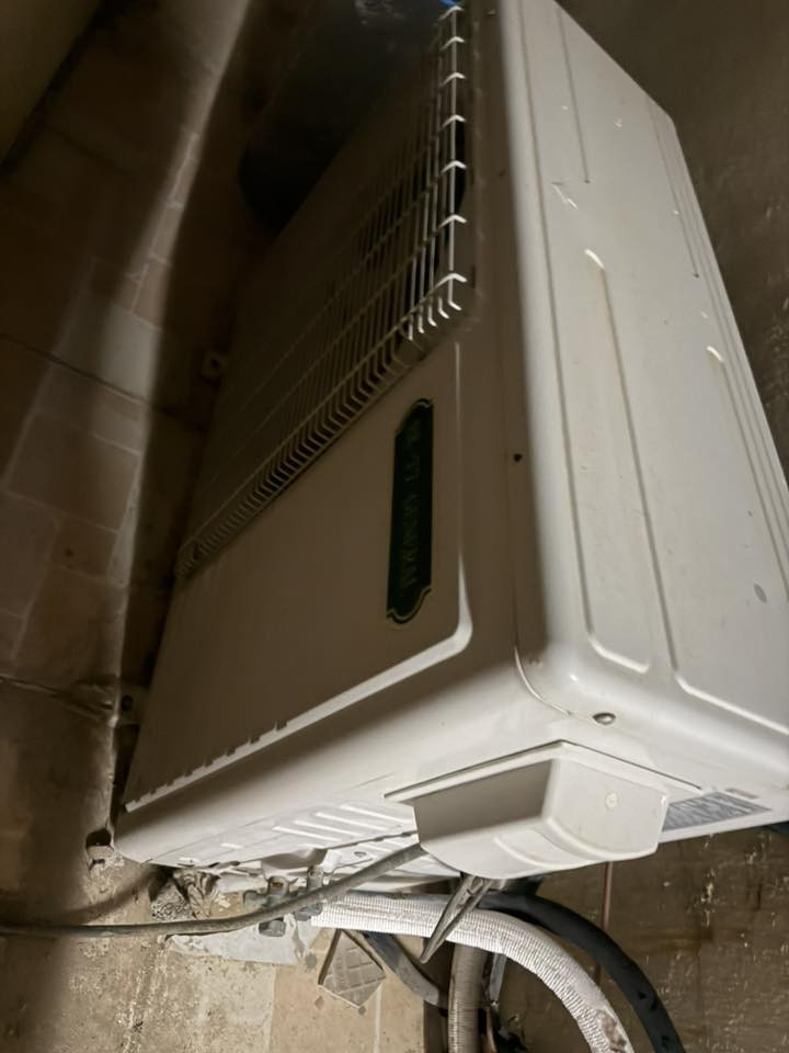 سبلت ٢ طن شغال تدفئة تبريد    السعر 190 الف تواصل  واتساب ***********
