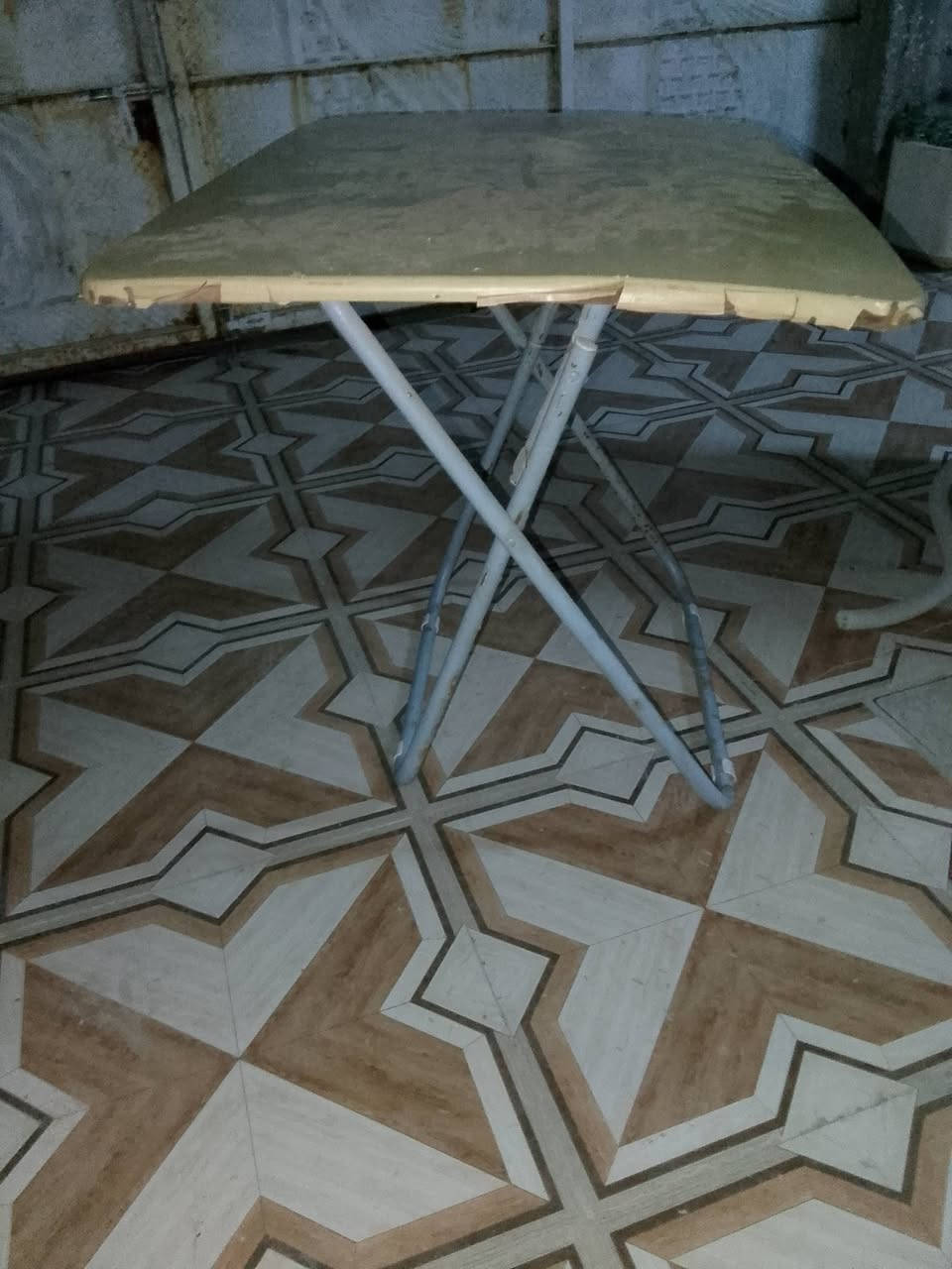 ميز يطبك
سعرها قفل 6 آلاف 
وميز مال مبرده او تانكي مال ماء سعرها 14 ألف 
‏‪0771 631 0577‬‏ مكاني حي بدر
