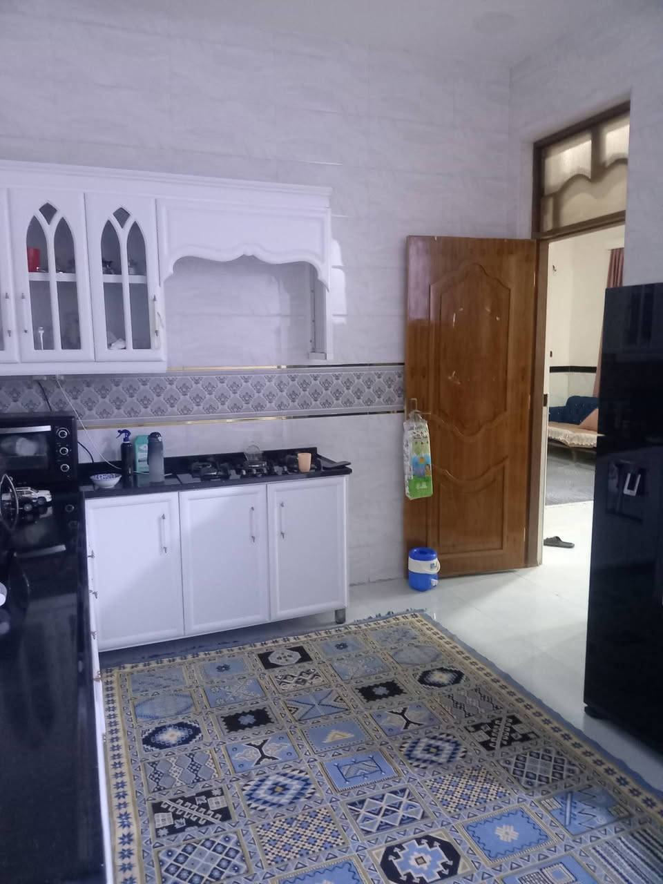 بيت للبيع منطقه حجي حسن الجمعيات الأربع سايدات طابق ونص الطابق يحتوي غرفتين وصاله واسبقال ومدخل ومطبغ حار المساحة 200 متر تلفون ***********
