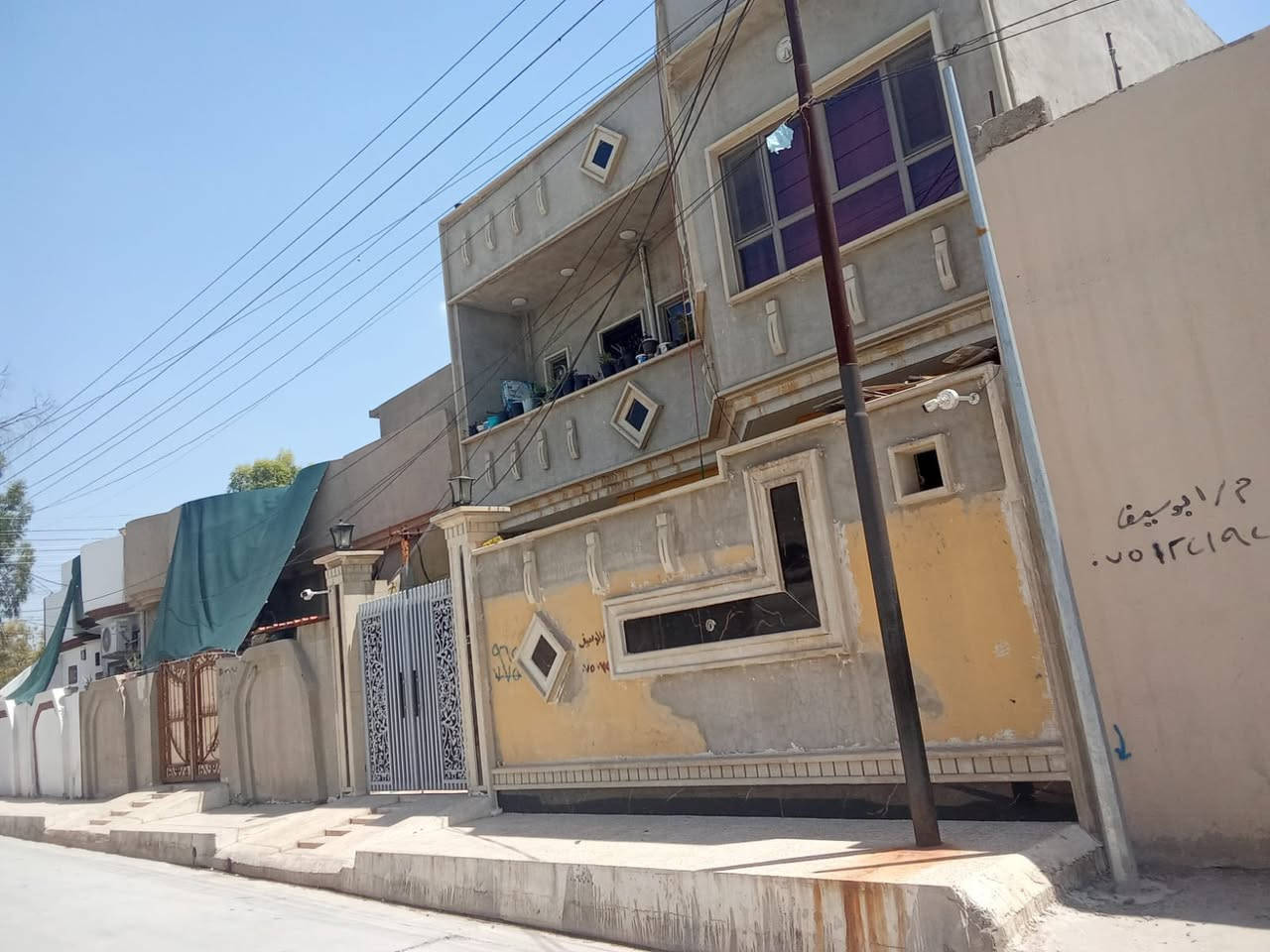 🔥🔥للبيع 🔥🔥

دار في حي الانتصار مساحة ١٠٠ م واجهه ١٠ م 🏠

طابقين قرب مكتب النعيمي سند طابو زهور ✅

ط الاول غرف نوم 😴 هول استقبال مطبخ وصحيات 🔴

ط ثاني غرفتين نوم 😴 وهول وصحيات 🌍

السعر ٨٥ مليون قابل للتفاوض 💵

للاتصال ☎️

*********** 📞

*********** 📞

يكون الاتصال من الساعة  ١٢ ظهرا الى ٩ مساء 🕘 

تابع الصفحة ليصلك كل جديد 👍

🔥🔥مكتب ياسر الحمداني لتجارة العقارات 🔥🔥
