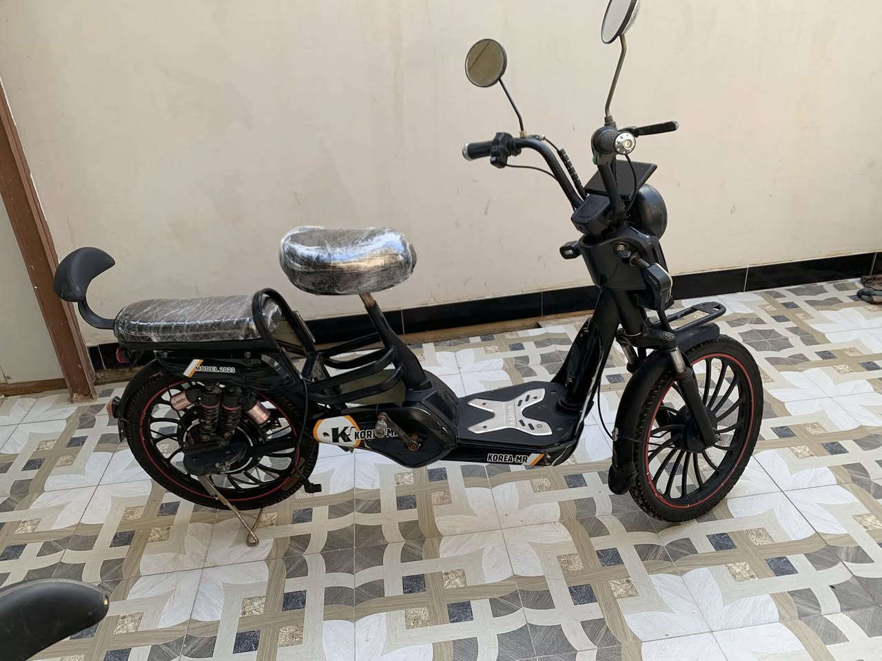 ٢٢٥ وبيها مجال حك الجية موديل ٢٤ بطاريات جدد صار اقل سبوع من شادهن عل فحص كهربائات شغاله مكاني ديالى بعقوبه شراي اتصل ***********
