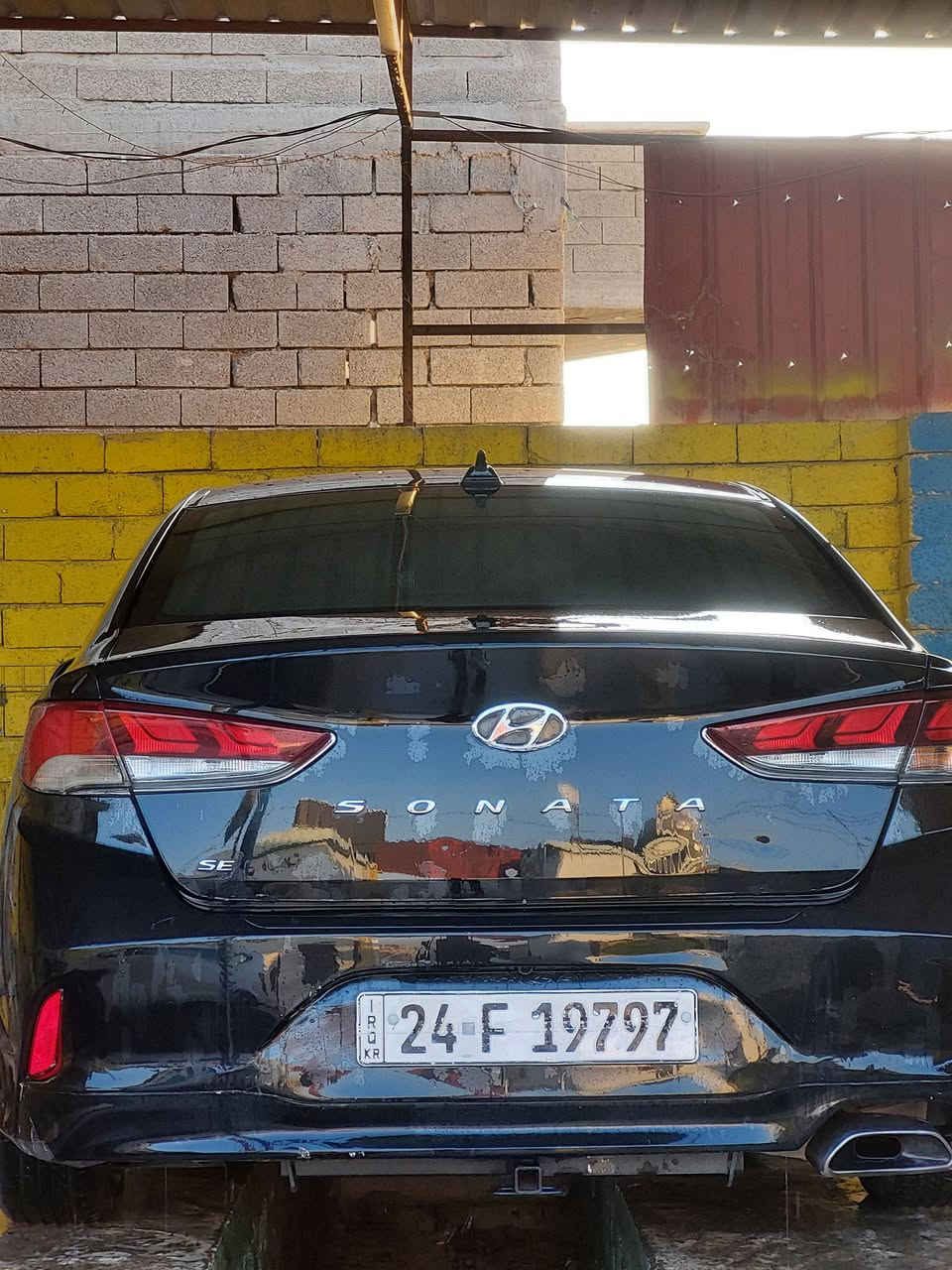 سوناتا موديل 2018 
ماشي 100 
ضرر قطعتين واكو ملاحضات بسيطه
شرط التحويل بدون دواخل 

***********
