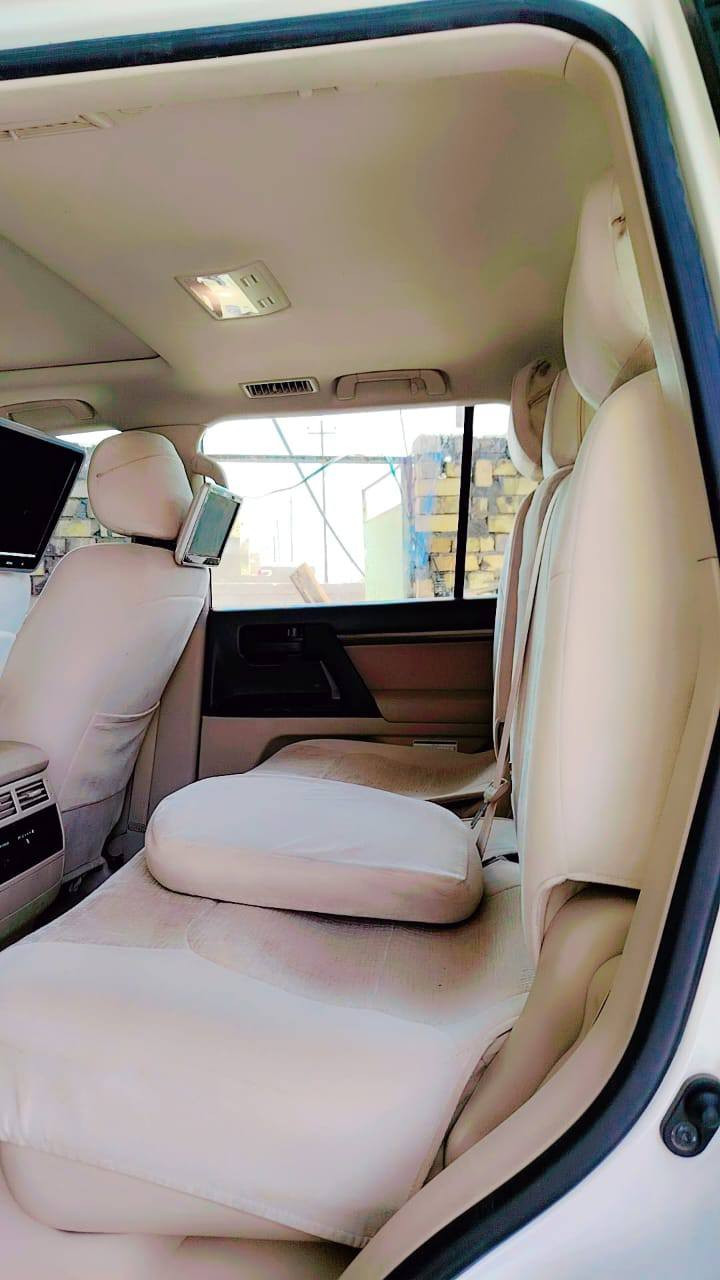 لاندكروز للبيع كفاله عامه8سلندر 2021ماشيه 76الف ٦يرباك  رقم اربيل او مراوس 2022 2023 همين لاندنكروز ويكون رقمهه اربيل لو بغداد لاستفسارعلى ؤقم ***********
