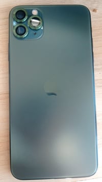 آيفون 11برو ماكس الذاكره 256البطاريه 95 السعر خاص 07770379215