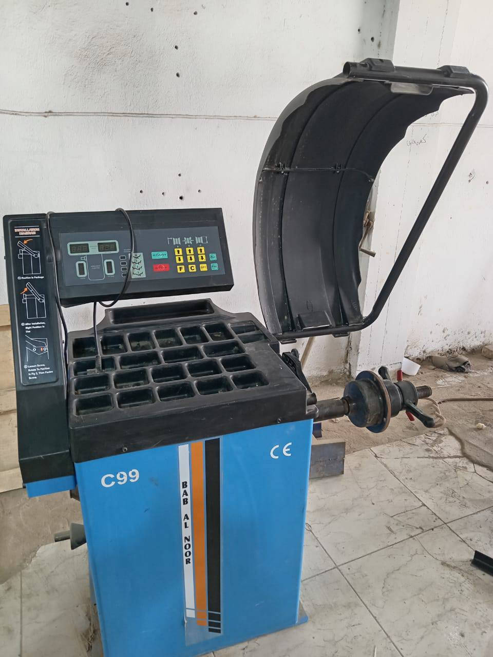 غراض بنجرجيه كامله للبيع خالعه ..بلنص ...كمبريسر..جهاز نايتروجين  ...أوتي ركعه حاره للبيع *********** نظافه فوق الوسط جهاز البلنص جديد مستعمل فقط 6 اطارات المكان كربلاء طويريج
