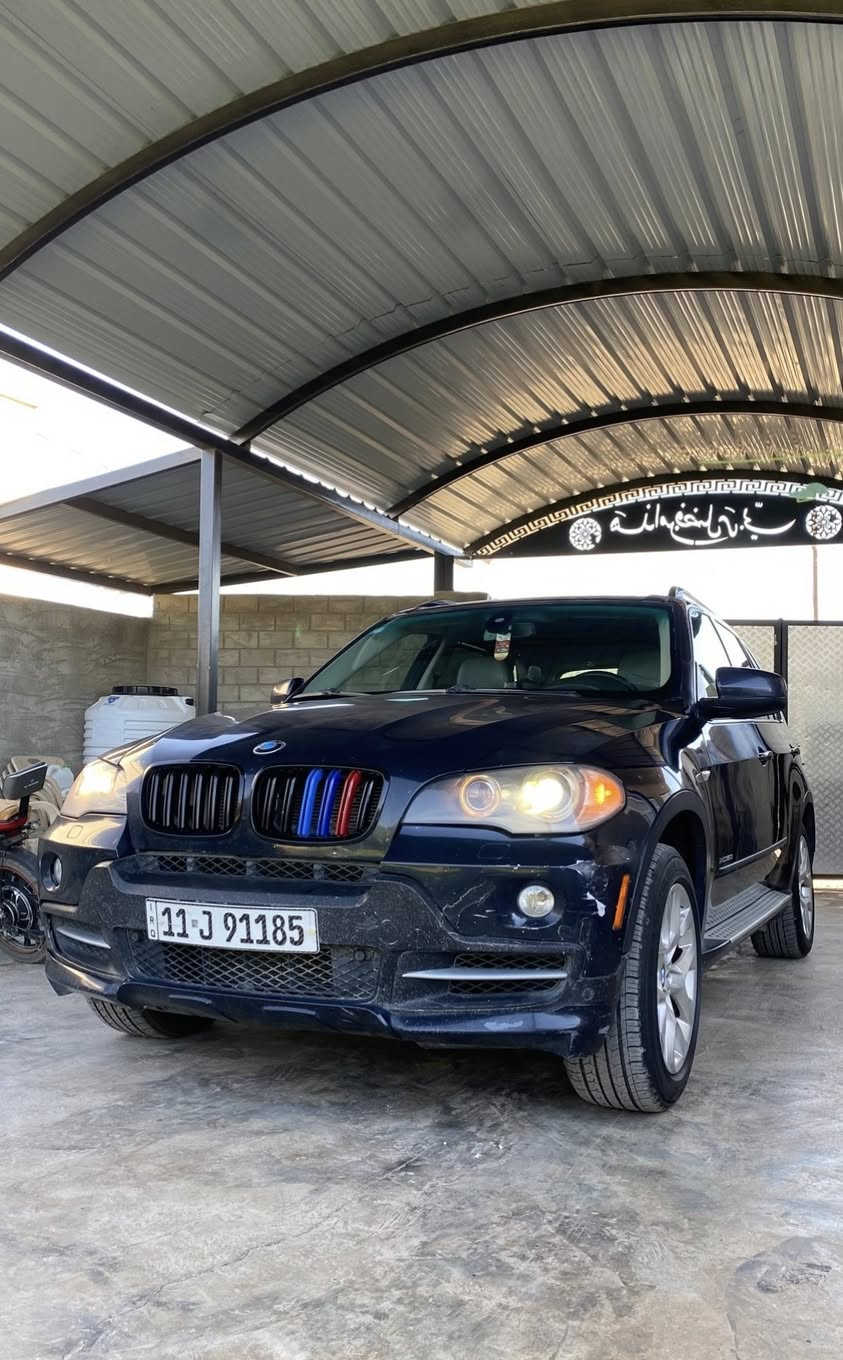 السلام عليكم 
للبيع x5 موديل 2009 
مكينه n52 المرغوب  
مكينه وگير مكفولات 
بيها قطعتين بنيد وباب 
جاهزة تخم تاير جديد
سعرها 120$ ورقه وبيها مجال 
مكانه صلاح الدين الضلوعيه 
اتصل ***********
