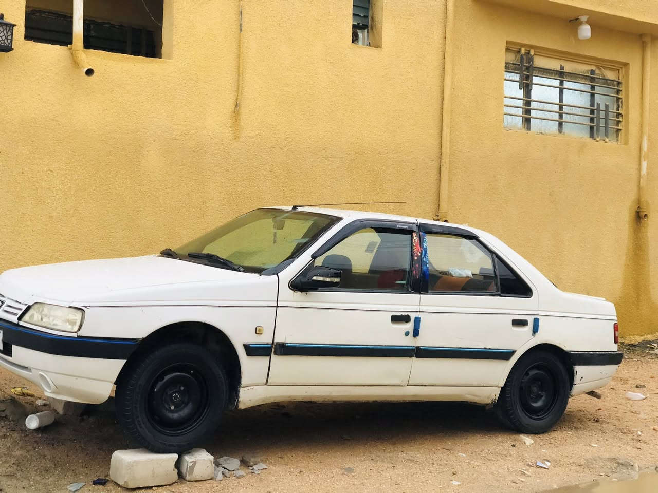 سلام عليكم بيجو 405 موديل 2010 مكينه كير نضيفات  تبريد شغال حداديه جديده  رقم نجف نكليزي هزه جديده غرامات صفر تحويل مباشر بسمي سعر 35 وبيه مجال مكان كربلاء رقم ***********
