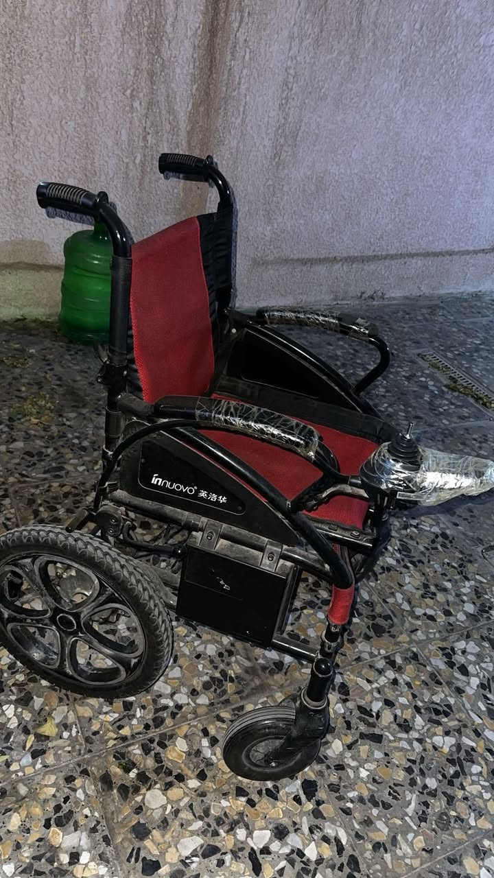 سلام عليكم كرسي متحرك للبيع جداً نضيف واستعماله مو هواي السعر 250 وبي مجال
الشراي يتصل وبي خير ويدلل ***********
