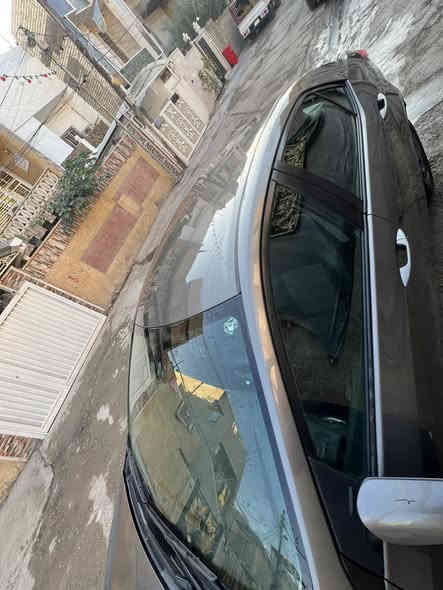 سلام عليكم شباب تيوتا كورلا 2017 للبيع رقم شمالي جديده وارد امريكي محرك ١٨٠٠ دوش المرغوب لون فيلي محرك كير مكفولات وخير من الله سياره ماشيه 98 الف تخم تاير جديد صار يومين من شديتهن تحكمات ستيرن شاشه بلادي رادار منضومه زنون سياره بيها ملاحضات السعر 105 وبيها مجال مكاني بغداد الامين الثانيه ***********
