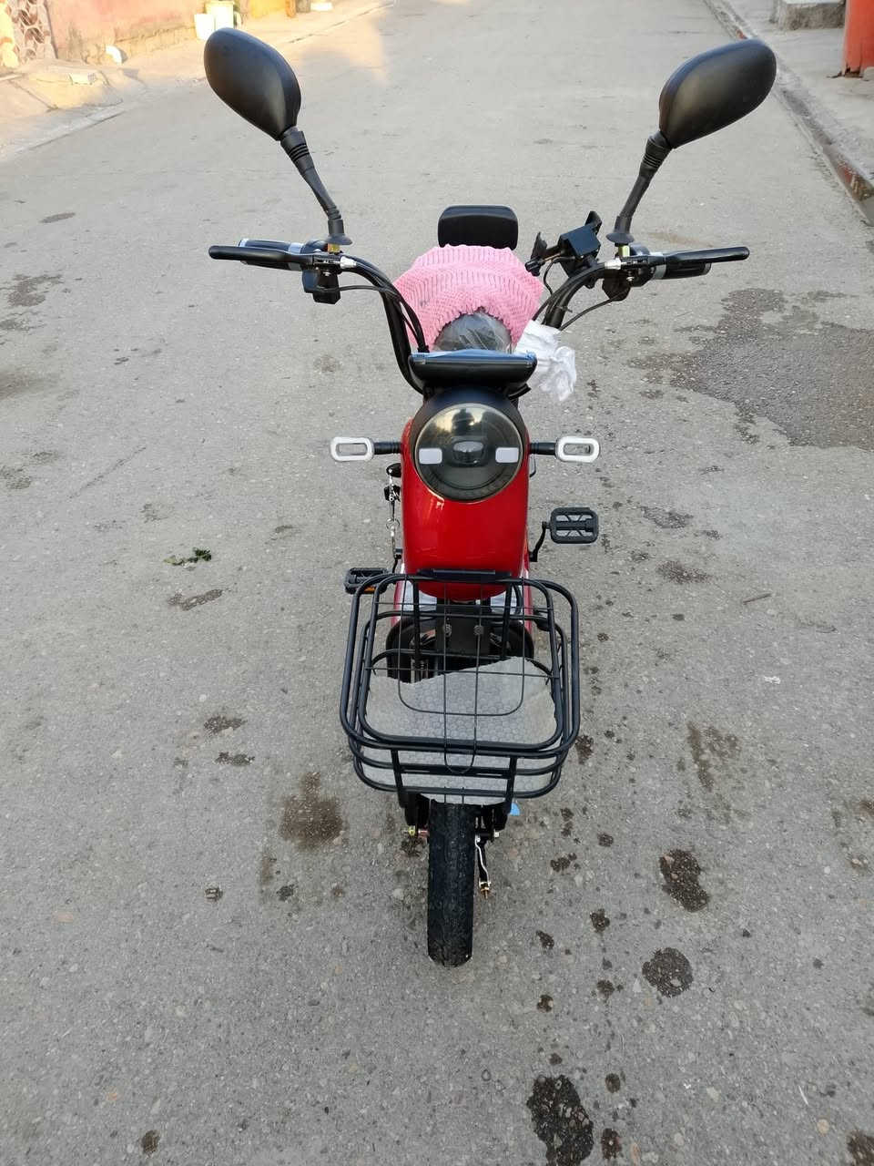 سلام عليكم دراجه شحن للبيع موديل 2024 كلش نضيفه الإتصال على الرقم ***********
