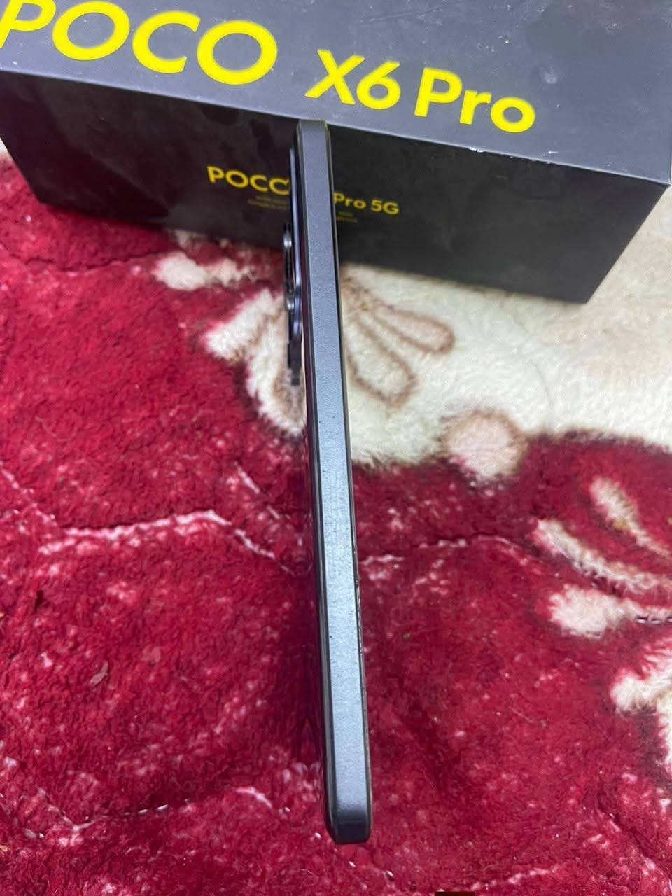 السلام عليكم 
بوكو x6 برو 5g الغني عن التعريف 
512 جيجا بايت
120 فريم 
دبل خط
شحن سريع 67 واط
 كامل ملحقات
السعر 275 وبي مجال 
مكاني بصره معقل رقمي *********** البصرة, العراق
