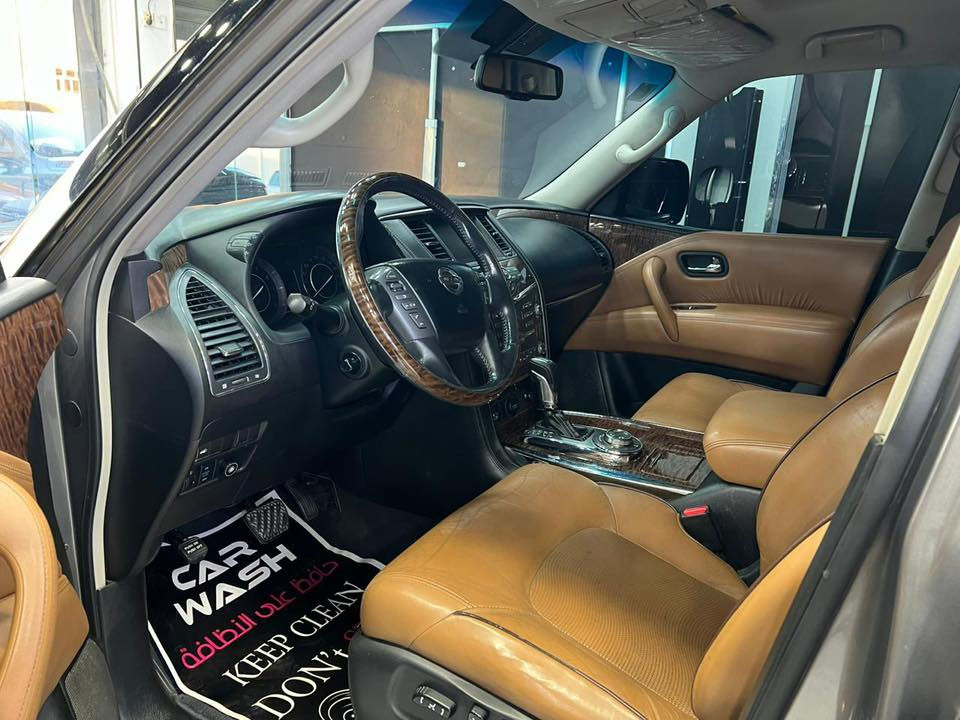 السلام عليكم 
للبيع نيسان باترول خليجيه 2016 بلاتينيوم فول مواصفات معروفه البلاتينيوم اعلى فئة بالباترول ماشيه 150 الف كيلو رقم بغداد باسمي تحويل ثاني يوم  السعر 30 الف دولار يعني 300 ورقه وبيها مجال للشراي 
بيها جاملغ جهة اليسرى صبغ اثر شخوط 
تخم تاير جديد 
للاستفسار الاتصال *********** بي وات ساب 
علما السيارة متواجده في السيديه
