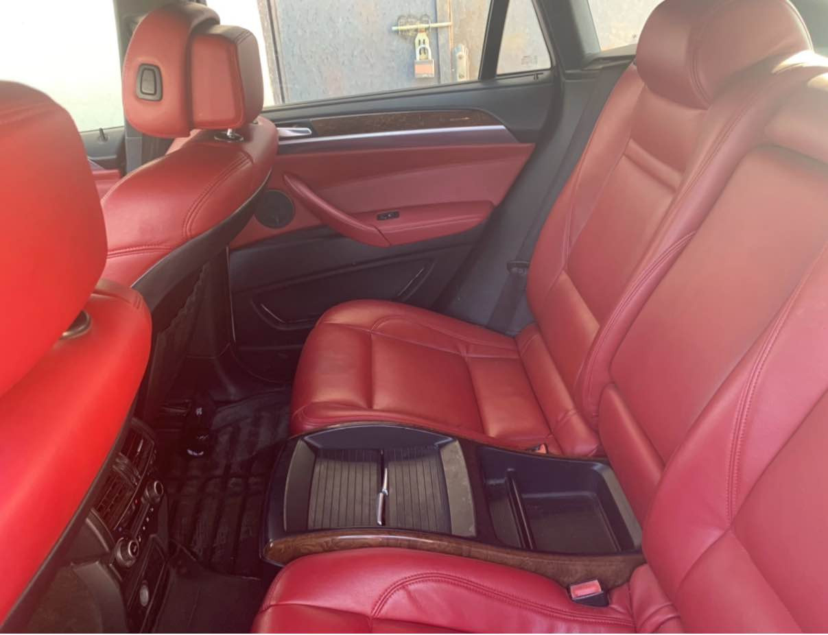 BMWX6
مۆدیل ٢٠١٠
گیرو مەکینە بەشەرت 
بئ سبوخە 
دەبل تۆربۆ 
شەش پستۆنی بەنزین 
کوشین هیتەر 
سوکان هیتەر 
دەگاو سندوق شەفت 
ژ/م ***********
فایبەر واتس أب سوران, أربيل
