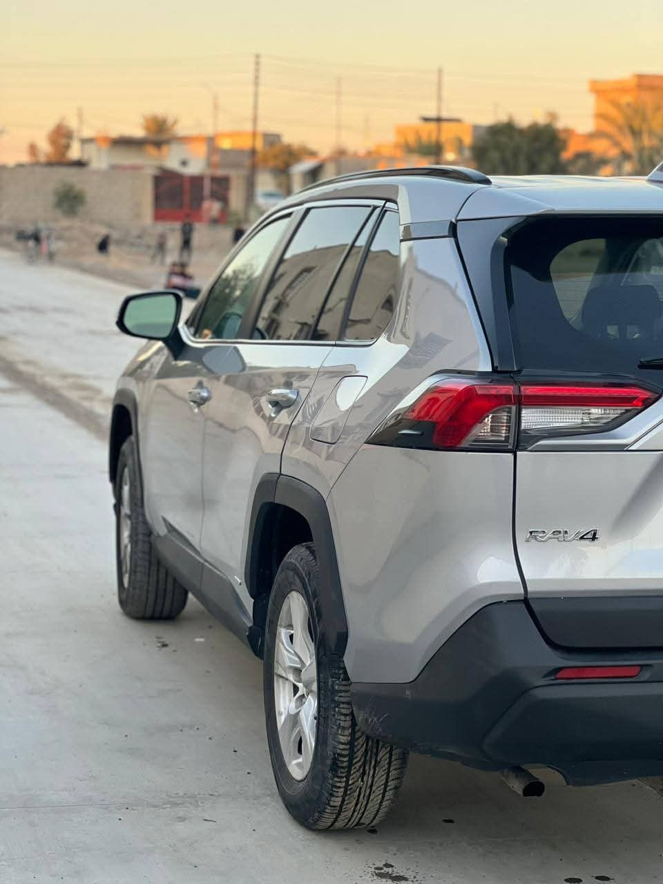 السلام عليكم
🔴🔴 للبيع فقط 🔴🔴
Toyota RAV4 ✈️
الموديل: 2024
الفئة: XLE
هايبرد + بنزين 🔋⛽
الممشى: 41 ألف ميل فقط
الضرر: بابين مبدّل فقط (جهة الراكب)
الوارد: أمريكي 🇺🇸
المواصفات:
✅ تشغيل عن بُعد (Remote Start)
✅ [[البجم كبس]]
الموقع: كركوك
💰 السعر: 210 وقابل للتفاوض للجادين
📞 رقم الهاتف/واتساب: ***********
