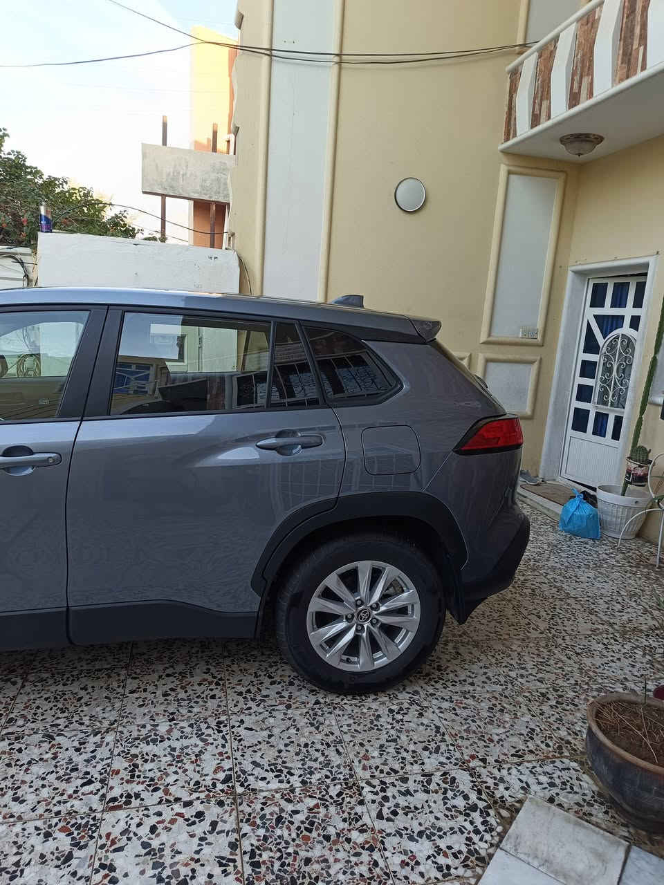 #كورلا_كروس ,LE 
#موديل_2024
#بنزين_جديدة_جداً
#بدون_ارباك 
السيارة ماشية 7000 كم 
 شاشة كبيرة و كامرة خلفية و شاشة تحديد عطلات و تحكمات ستيرن و هند بريك بصمة و  باقي المواصفات الستندر  بدون ايرباك السيارة بنزين فقط  دخول جديد  
السعر 198  مع رقم اربيل وبيها مجال بسيط الاتصال 
*********** 
📍المكان بغداد , العامريه
