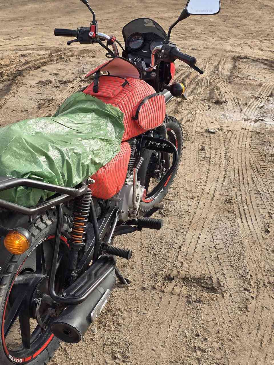 سلام عليكم مرخصت مدير الكروب دراجه بوكسر للبيع موديل 2021مرقم ديالى انكليزي بسمي احول ثاني يوم دراجه جديده المحرك مدل بي بس ولفات شركة وكلجلت شركة ول باقي مكفول من كلشي دراجه خير من الله السعر 2300.مليونين.وتلاثمية ول مو شراي خلي يعبر الفديو  عنوان الدراجه بغداد الفحامه غرب جزيرة بغداد السياحية الرقم للانتصال ***********
