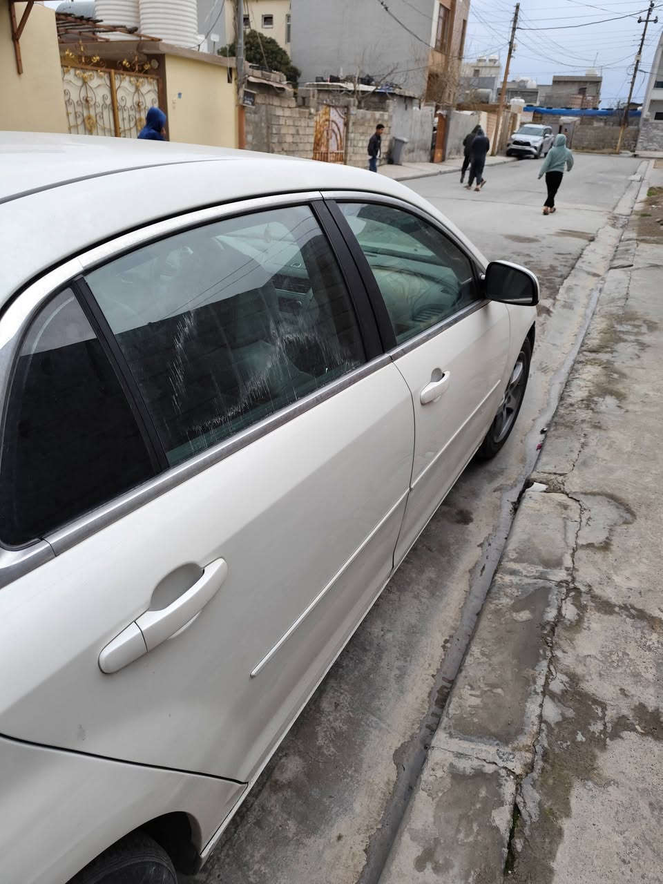 السلام عليكم للبيع 4سلندر فول عدا فتحه سقف سعر 78سياره في دهوك رقم موبايل ***********
