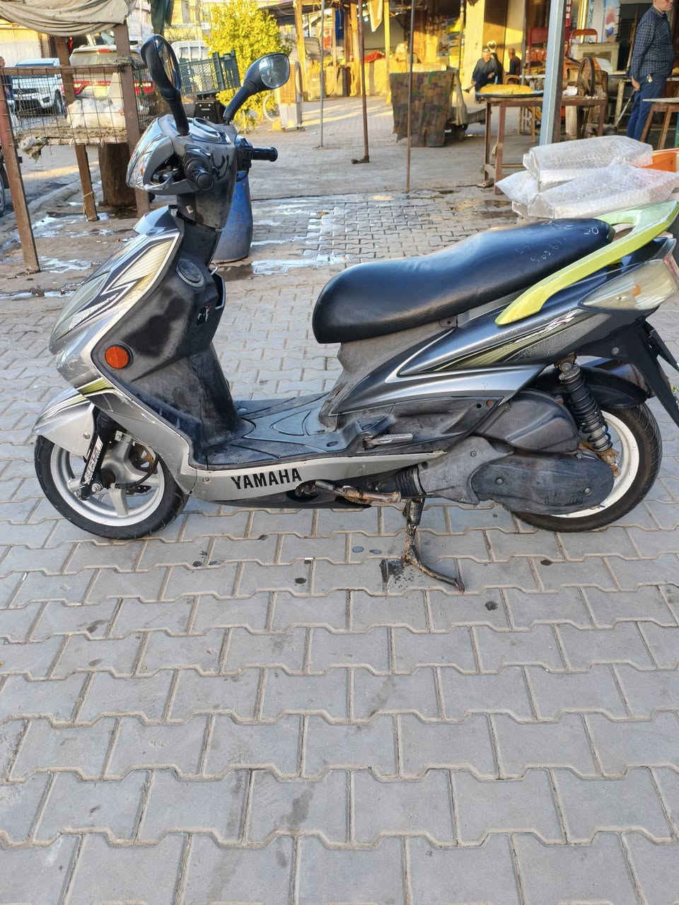 السلام عليكم شباب عندي دراجة سكنس فحل ياباني الدراجة مكفولة من الطول للطول برغي ممفتوح بيهة ابمليون وببهة مجال بسيط ‏ رقمي موجود بي واتساب‪0750 073 6487‬‏
