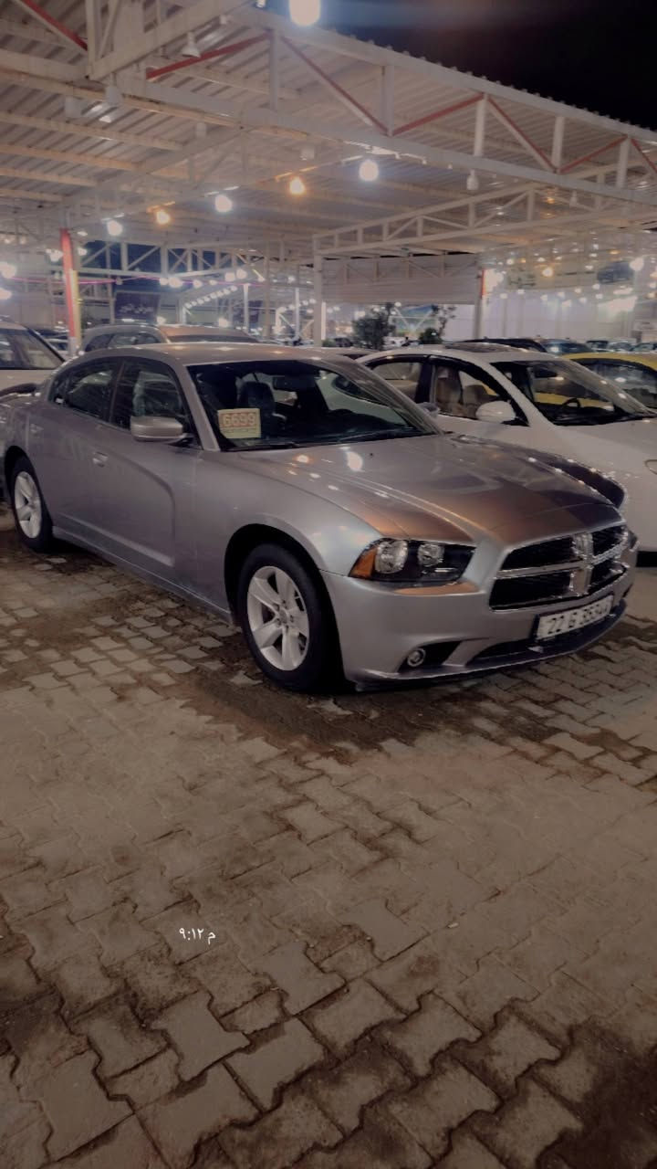 جارجر ١٣ شماليه سنويه ل٢٩ انكليزي
جاملغ وبنيد فقط السيارة جديده وبيه باب كلير
السياره بنجف الاشرف ***********
