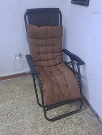 كرسي يطبك وينفتح  مثل الجربايه مع مرجوحه  نضيفات للبيع مكان الدوره الس...