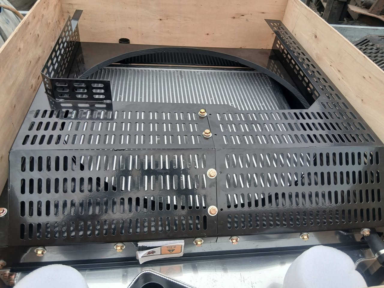 تصليح وتنظيف وتشيش وتبديل  جميع نواع الراديترات صيانه موقعيه ***********
