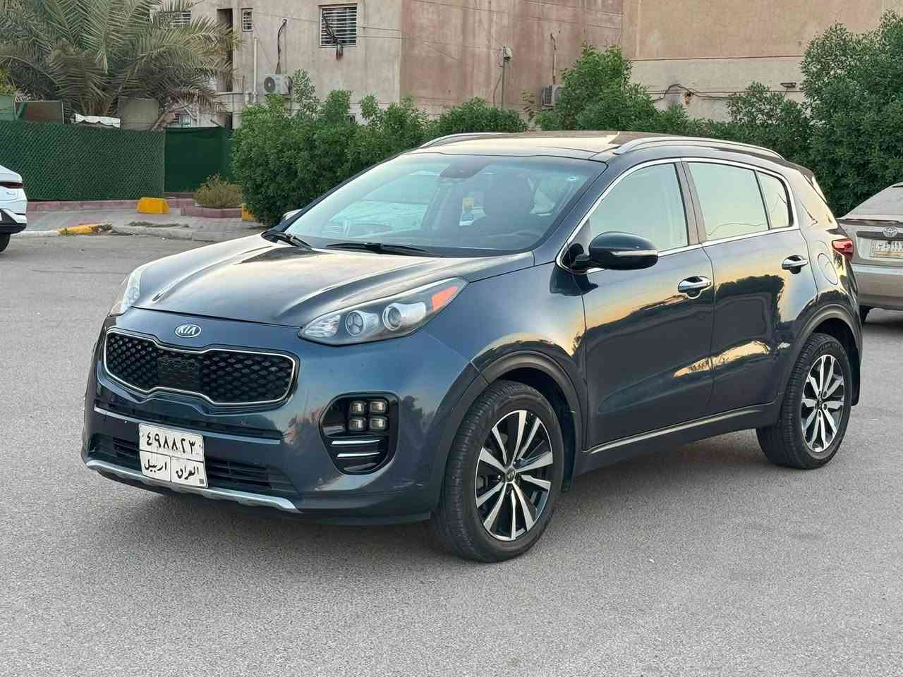 سبورتج 2017 EX فول للبيع
وارد امريكي صور الحادث داخل المنشور بيهة صفحه السايق صبغ اثر شخط بجم كبس 
كير مكينه صدر على وضع الشركه ماشيه 50 الف 
مواصفات ( بصمه / بانوراما / كشنات جلد / تدفئه تبريد كشنات / صندوك كهرباء / فور ويل / 3 انضمه قياده / رادار / تحديد مسار / تبريد قطعتين / ستيرن هيتر ) 
رقم اربيل تحويل او وكاله بشرط 
مكاني بغداد 
السعر :- 123 وبي مجال بسيط 
للاستفسار :- *********** // ***********
