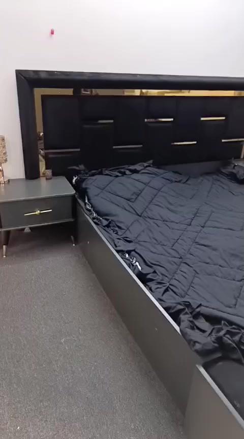 غرفه نوم للبيع
تتكون من: ميز تواليت زاوية وبصفها كونتر + باقي القطع مكملة للمجموعة (مجموع ٨ قطع).

خشب متين، استخدام نظيف، وتصلح للعرايس أو التجديد.

للجادين فقط التواصل خاص 📩

السعر: مليون و ربع و بيها مجال .

الموقع: تكريت.


**إذا كنت صاحب هذا الإعلان وتريد حذفه لأي سبب، رجاءا أرسل رسالة إلى الدعم الفني**