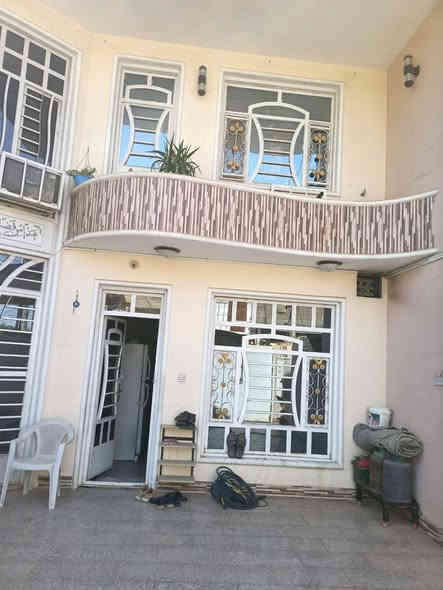 السلام عليكم

دار محدث بالكامل 200م 

واجهه 10م نزال 20م
كراج 
حديقه
صاله ماستر سويت
حولي
غرفه نوم 
حمام
الطابق الثاني // 3غرف نوم وحده منهن سويت 
صاله
مطبخ
حمام

السعر 590مليون والتفاوض مع صاحب العقار 

غزاليه شارع المشجر مقابل محطه الوقود

للاستفسار مكتب الطائي للعقار *********** شارع المشجر
