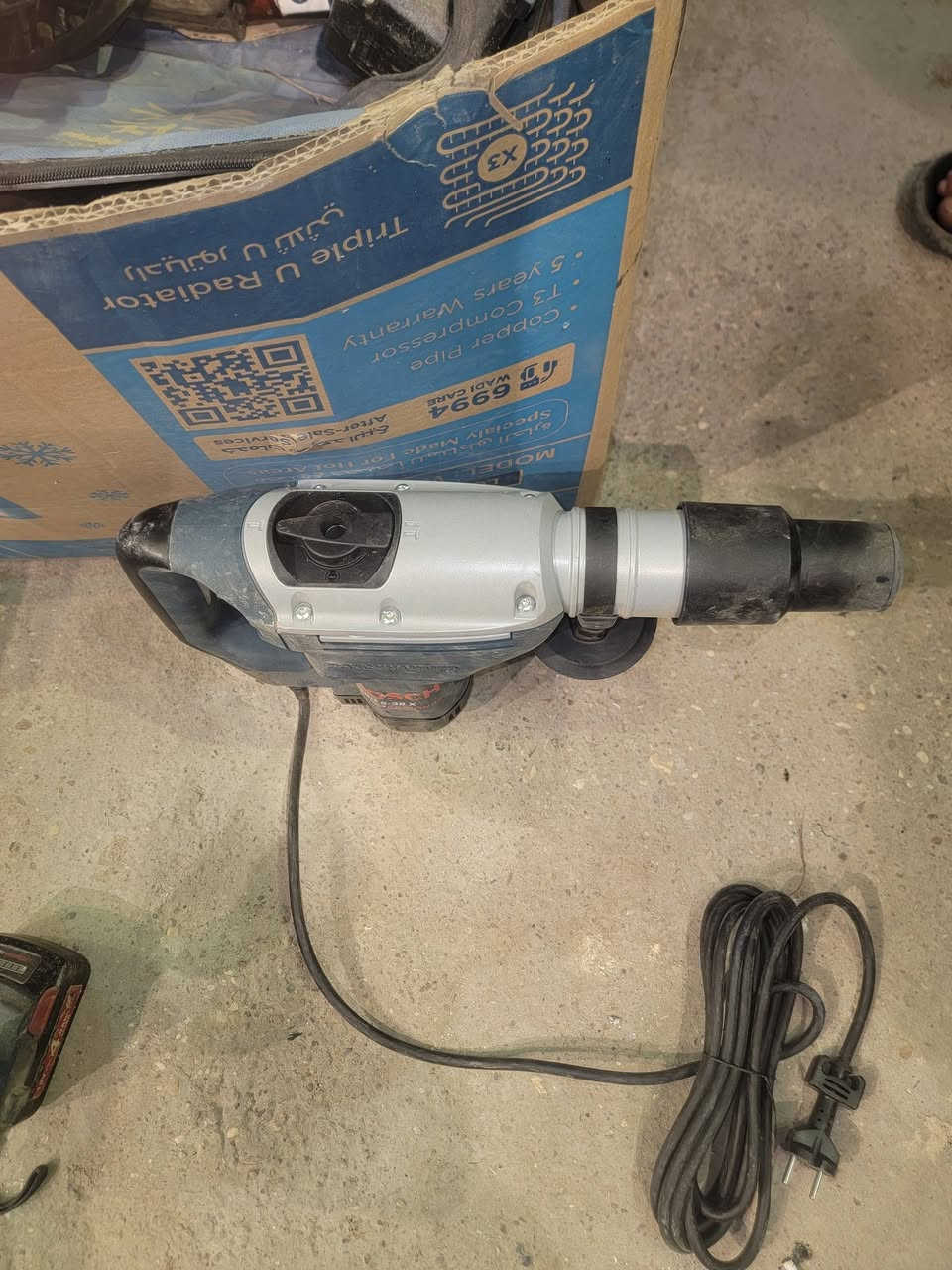 السلام عليكم متوفر دريل بوش جديد ممشتغل بدون ملحقات
***********
